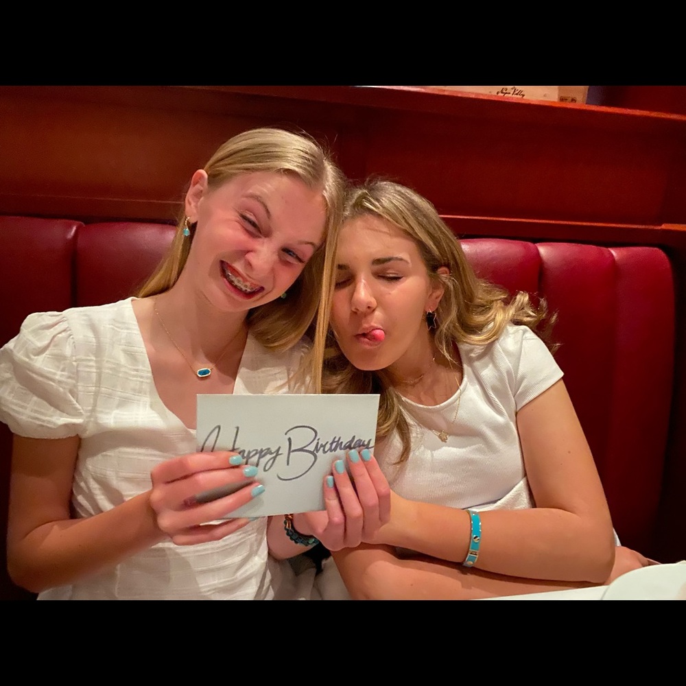 Meet your Posher, Adelle